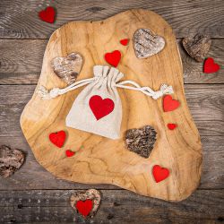 Pytlík z imitovaného lnu 9 x 12 cm - přirozený - srdce Sv.Valentýn