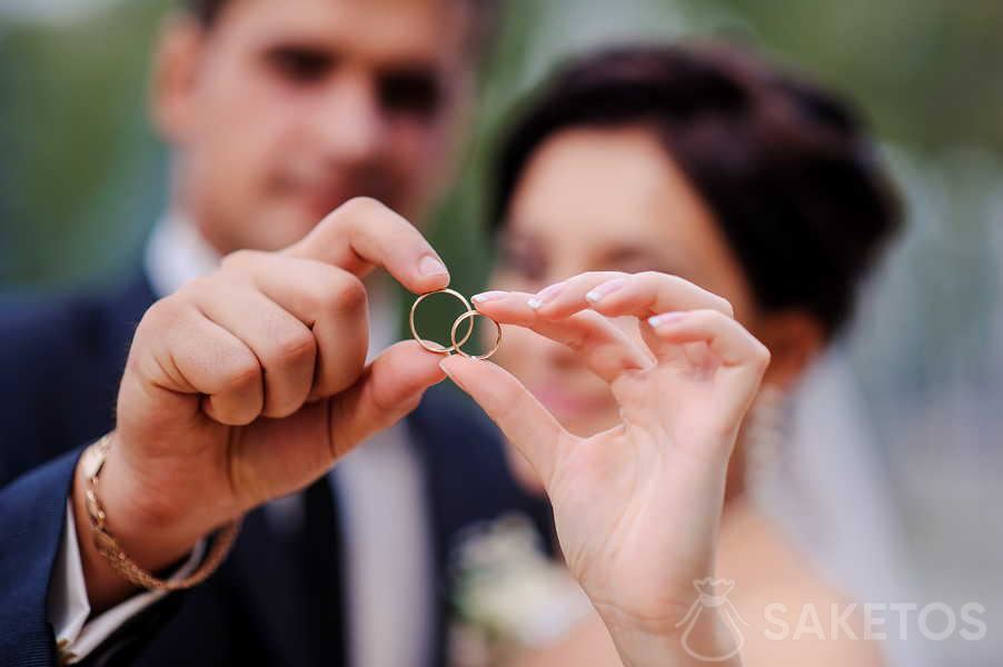 Snubní prsteny - jak je podávat, do čeho je zabalit?