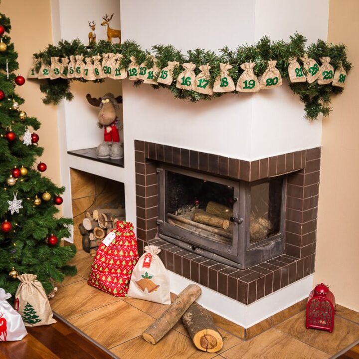 Adventní kalendář jutové sáčky 11 cm x 14 cm - přírodní + zelená čísla Jutové sáčky