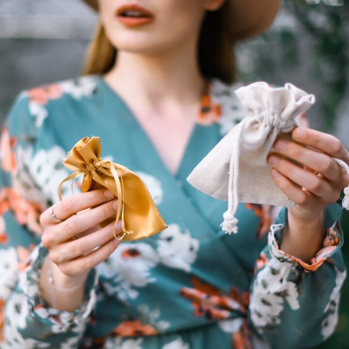 Saténové sáčky 10 x 13 cm - zlaté Vánoční taška