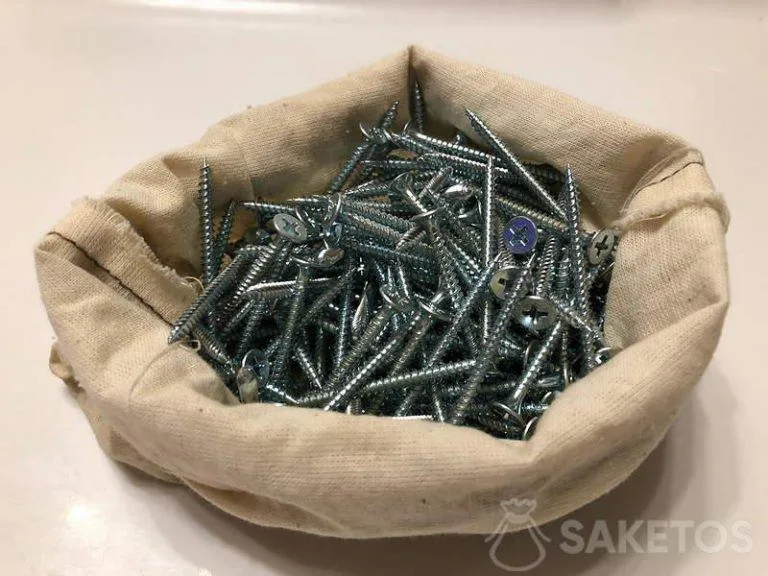 Sáček s organizérem se bude hodit v každé dílně.